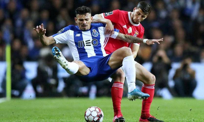 冲刺阶段葡超焦点战;巴塞罗那内部沟通;质疑声仍在;年轻球员得到机会的简单介绍 冲刺阶段葡超焦点战;巴塞罗那内部沟通;质疑声仍在;年轻球员得到机会的简单介绍