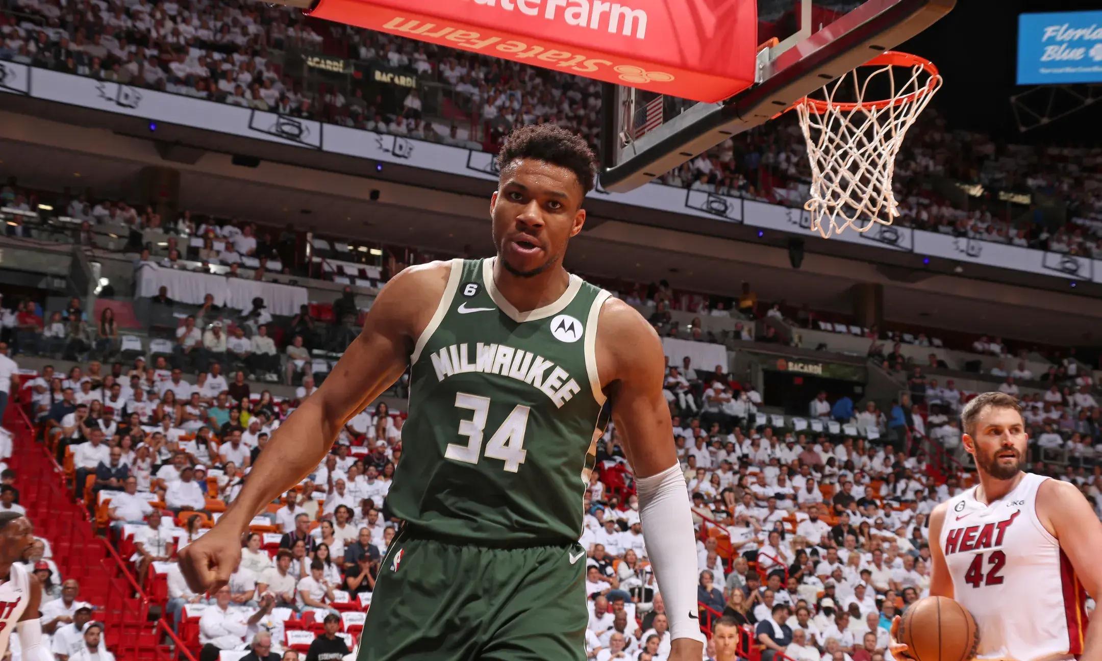 包含全明星赛清晨走向成谜,密尔沃基雄鹿回应争议,媒体盛赞,轮换策略成焦点的词条 包含全明星赛清晨走向成谜,密尔沃基雄鹿回应争议,媒体盛赞,轮换策略成焦点的词条